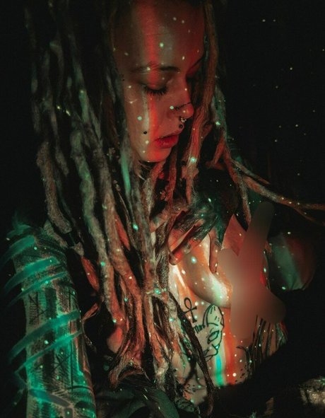 psychedelic mess model sexy pics