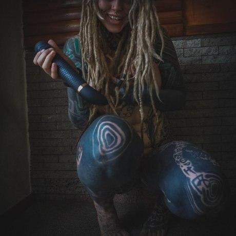 psychedelic mess top pornstar pic