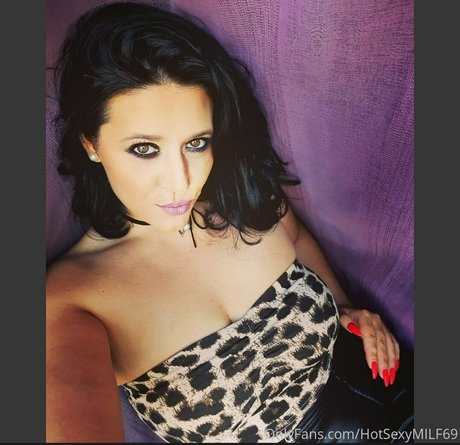 leather leggings onlyfans beautiful xxx pictures