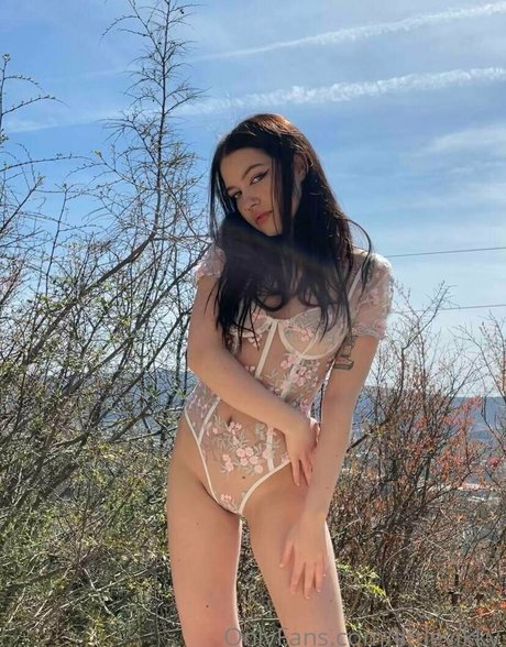 littlevikky porn model archive