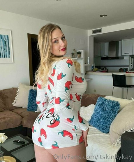 pregnant asian onlyfans adult image