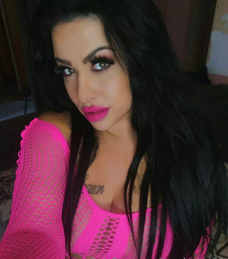 tugolosina30 high quality model picture