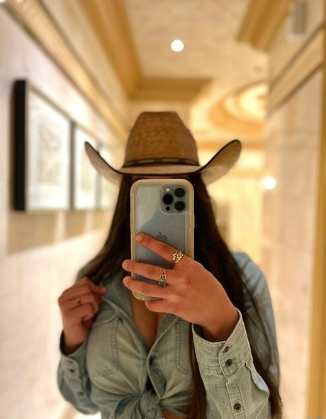 luna xox15 art star gallery