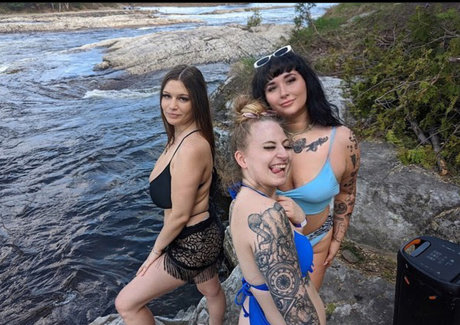 Alexia C model pretty photo