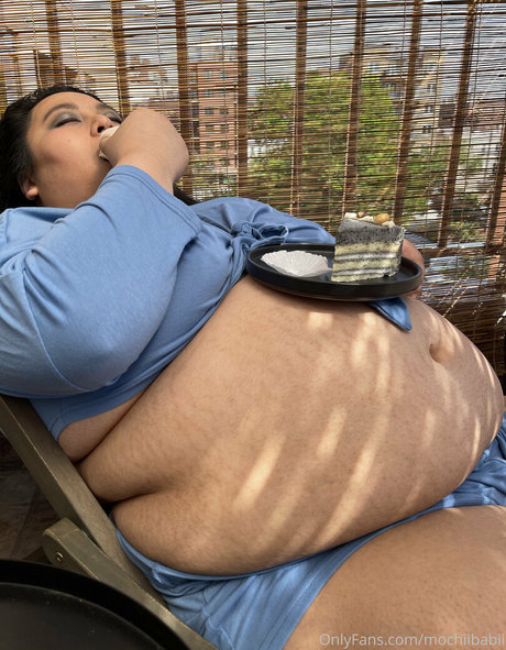 mochiibabii sexy actress photos