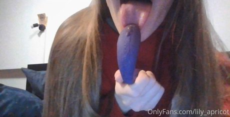 lilyapricot sexy pornstar pics