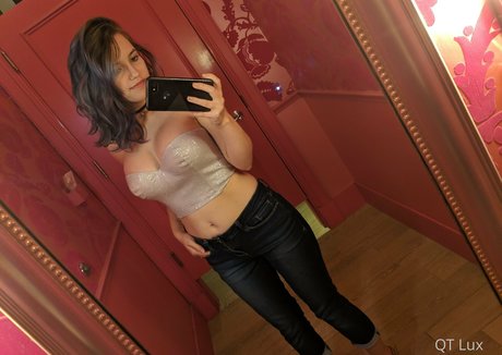 qtlux naked pornstar images
