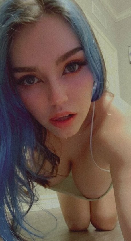 qtlux model porn image