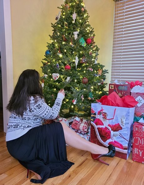 aimeenylonfree model naked photo