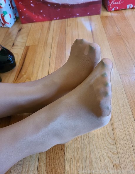 aimeenylonfree model sexy gallery