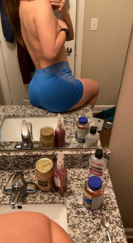 sarahssecrets erotic model picture