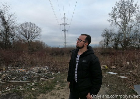 polysweet model naked picture