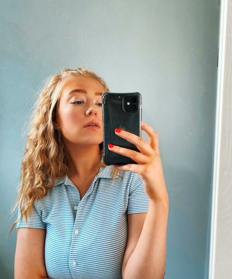 college teacher onlyfans pretty pics