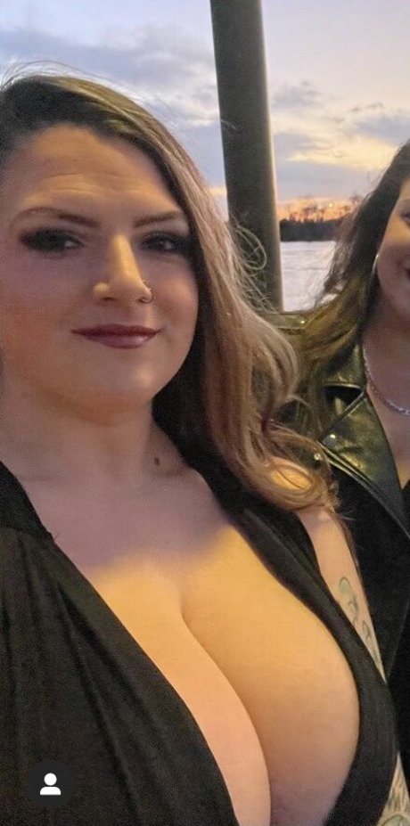 Chelsea Hammill sex model pictures