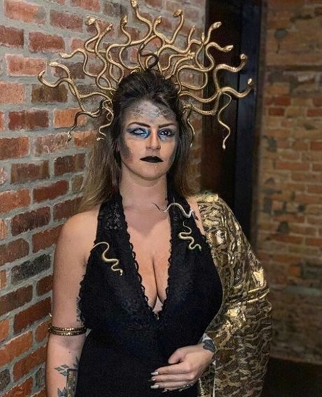 Chelsea Hammill star best pic