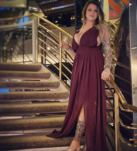 Chelsea Hammill pornstar perfect pics