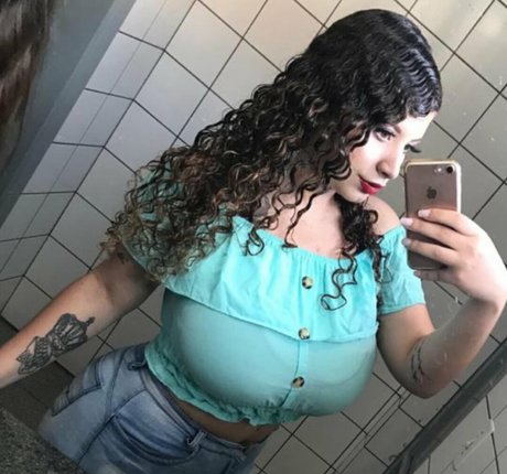 Ashley Alves art star gallery