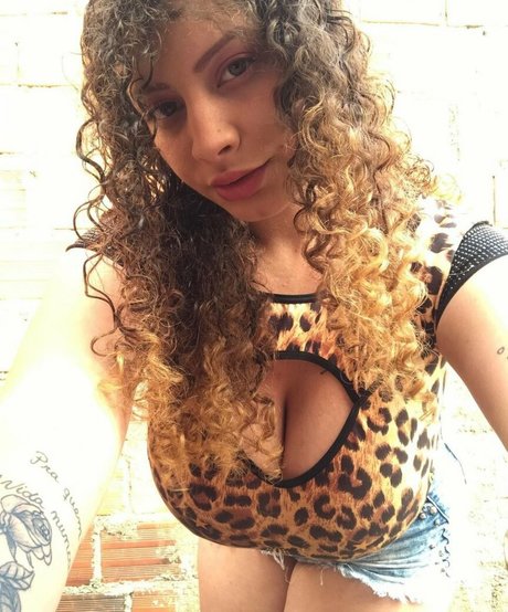 Ashley Alves art model pics