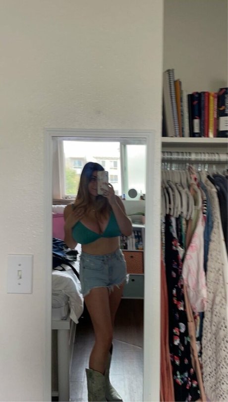 Emma R B art model picture