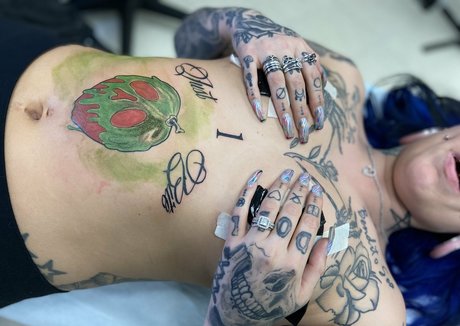 angelvicious naked pornstar photo