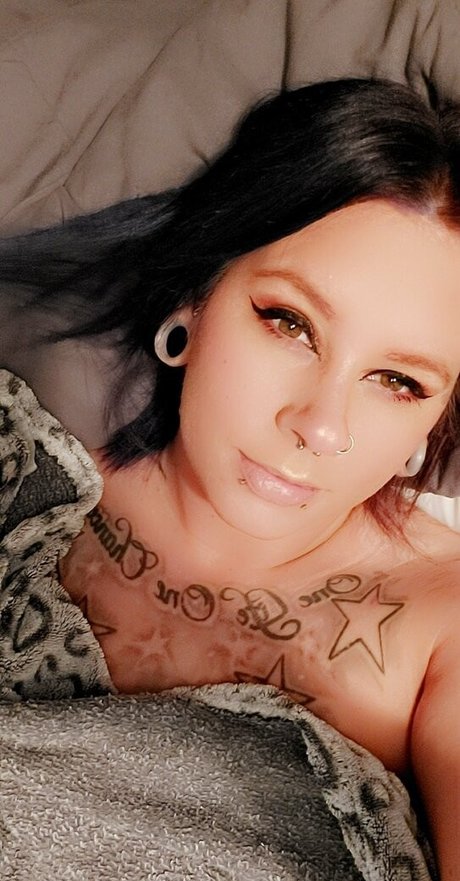 avamay6969 art model photos