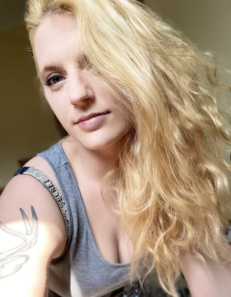 naughtyvettech free actress pictures