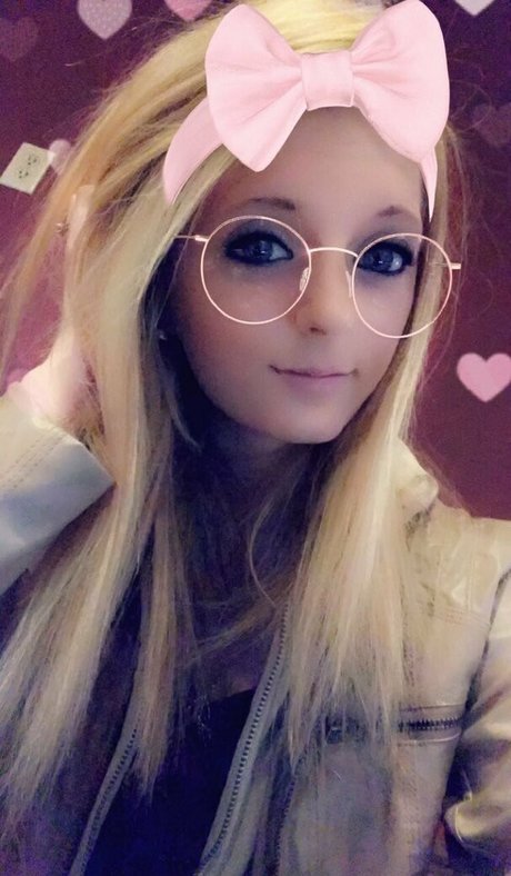 naughtyvettech high quality model photo