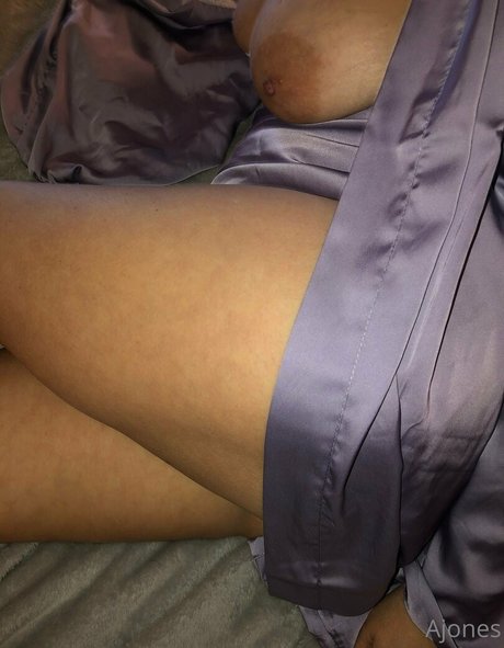 ajonesfeet hd star img