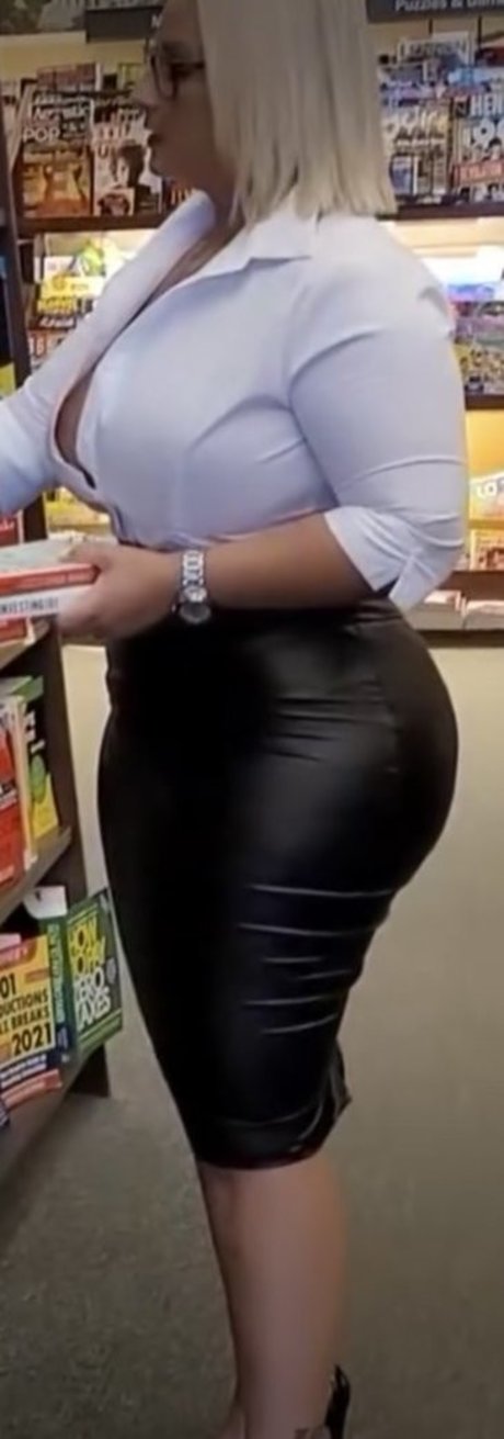 All Things Ely star pornographic images