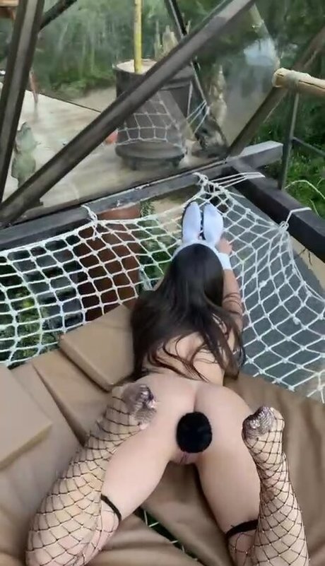 Dyh Costa top model image