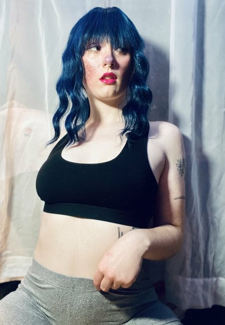 blonde wife onlyfans sexy nude picture