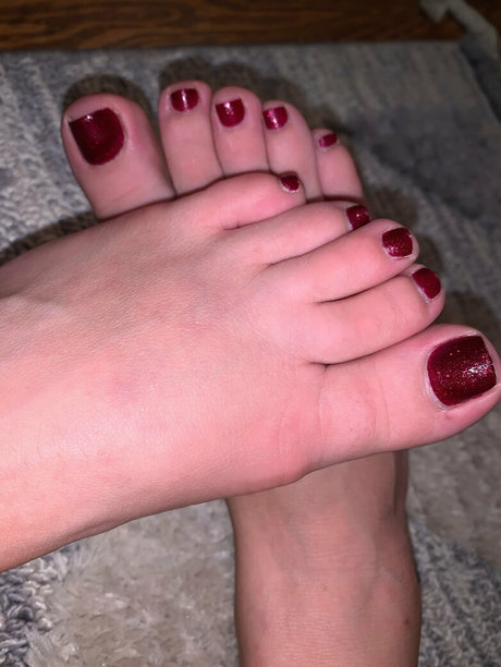 officialbarefeetblonde top star picture