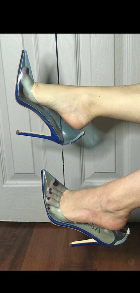 officialbarefeetblonde model perfect photo