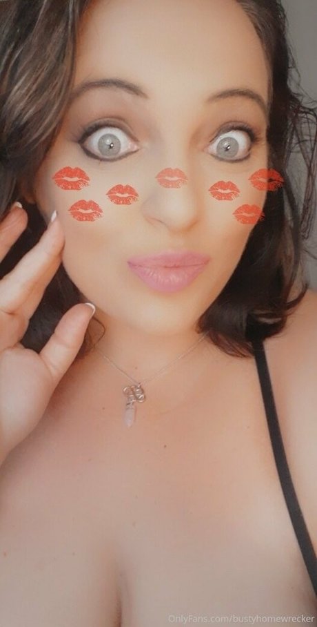 bustyhomewrecker best model picture