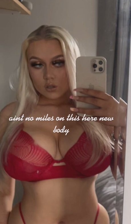 Emma H star sexy pic