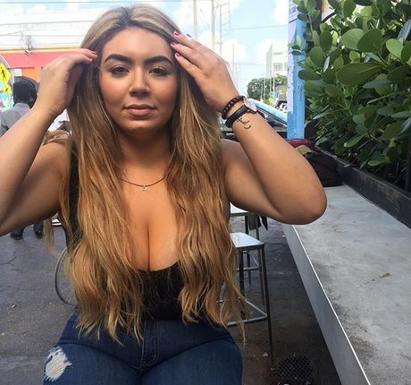 Nicky Nicole star sex pic