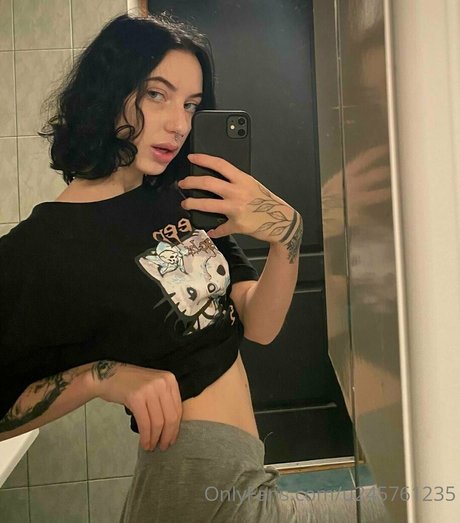 alicewonderfull exclusive model photo