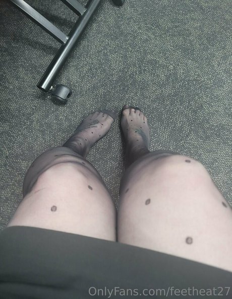 feetheat27 naked pornstar image