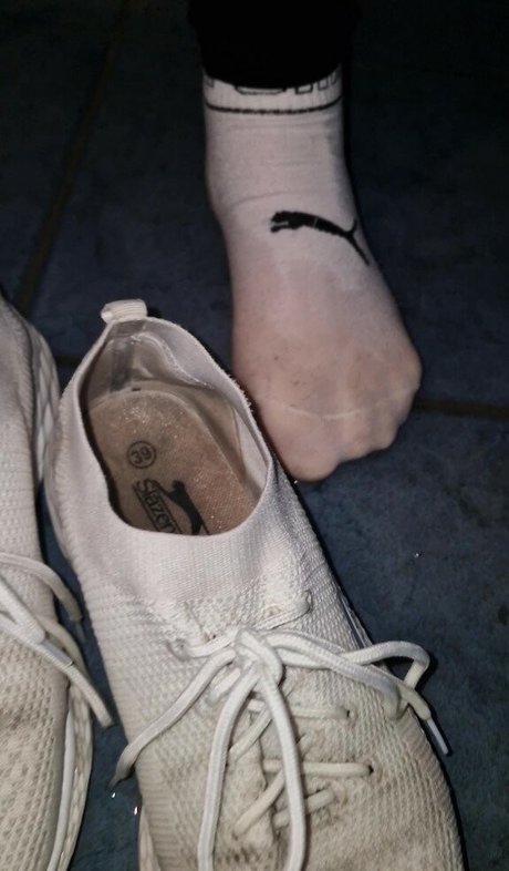 brown onlyfans nude image