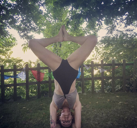 Demet Yoruc exclusive star galleries