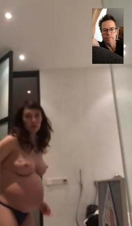 Carice Van Houten porn model picture