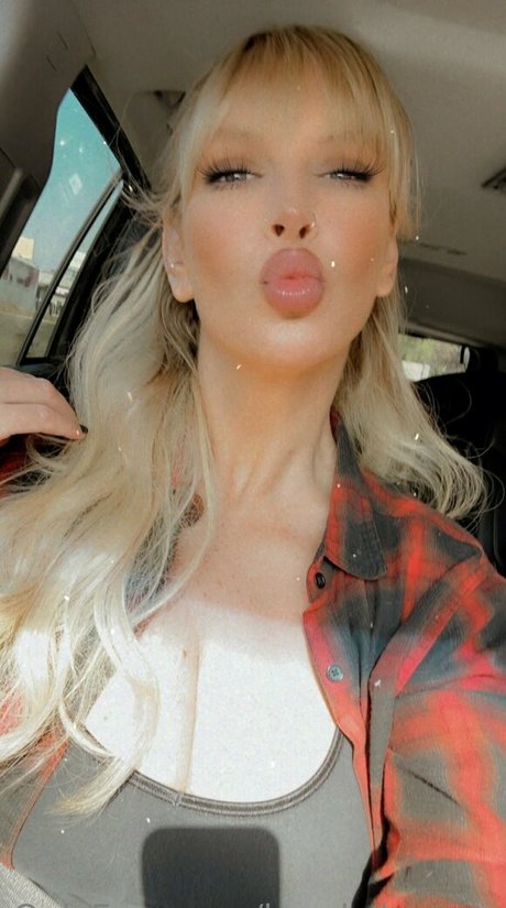 brookebanner model pornographic picture