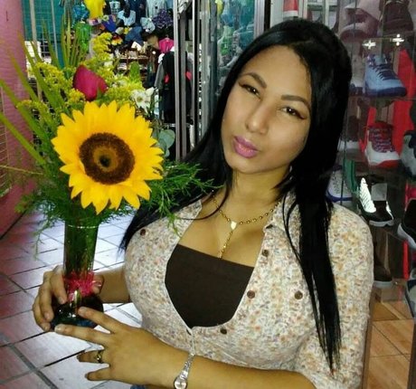 thick latina milf onlyfans pretty picture