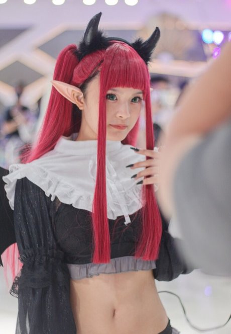 FurarOoO naked model galleries