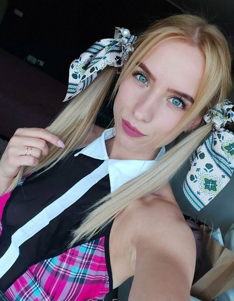 truthinwine model free img