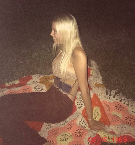 lesbian massage onlyfans art naked gallery