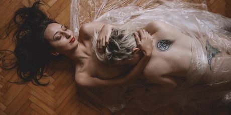 Simge Akkus model naked archive