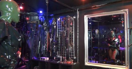 ebony onlyfans naked picture