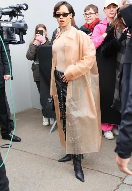 Taylor Russell nudes model img