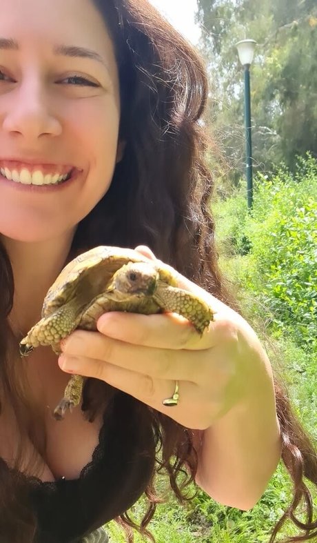 Hadar Simon sex model img